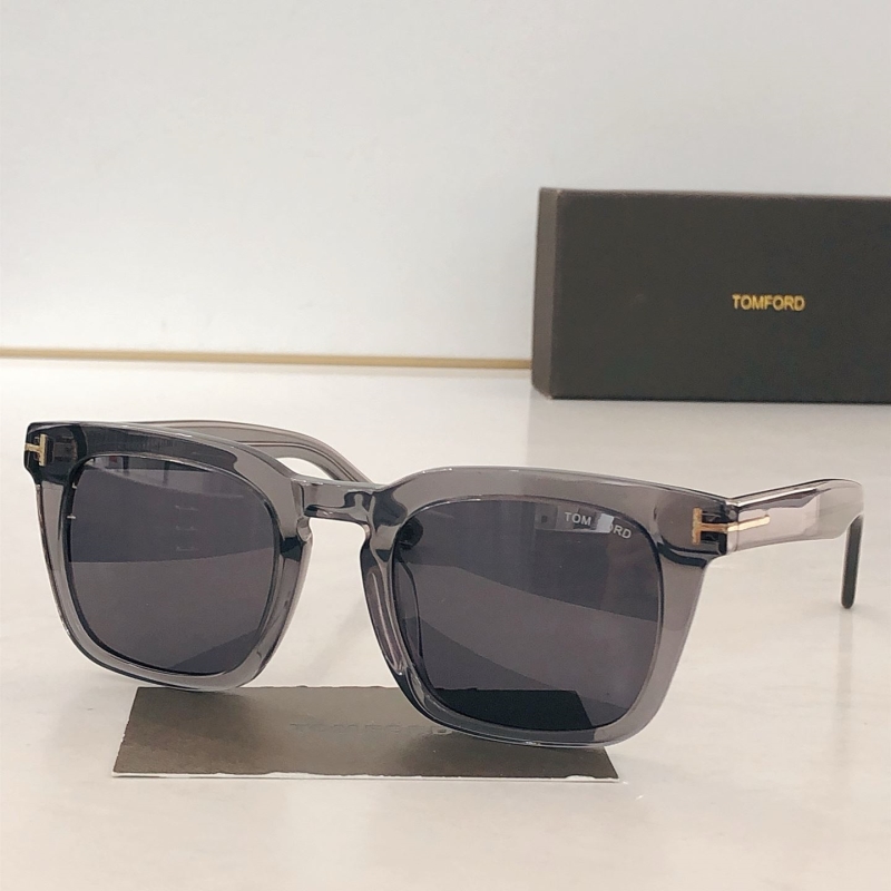 TOM FORD